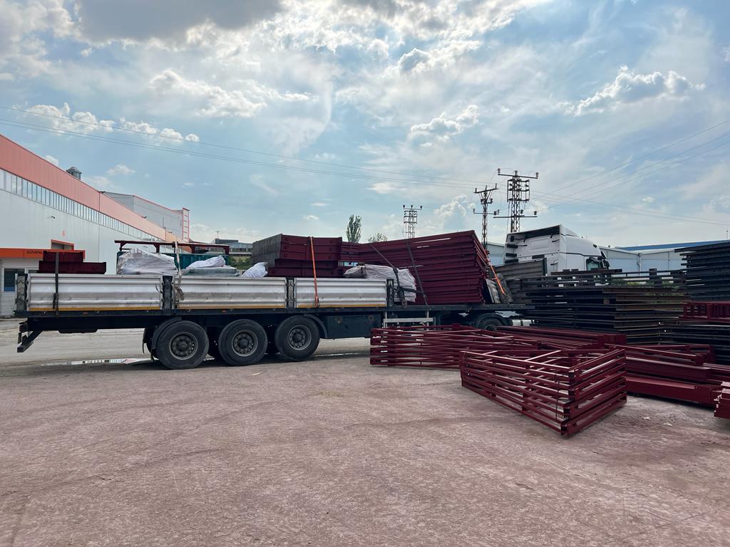 ADIYAMAN'A A TİPİ 2. TAKIM TÜNEL KALIP MALZEMESİ, ÇALIŞMA İSKELESİ VE KALIP AKSESUARLARI SEVKİYATIMIZ.